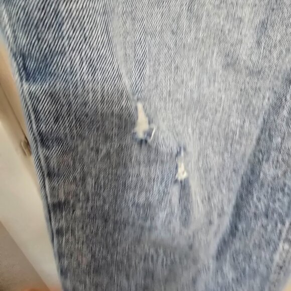 Old Navy Extra high-Rise Sky-Hi Straight Distressed Jean light wash Button front - Picture 5 of 7